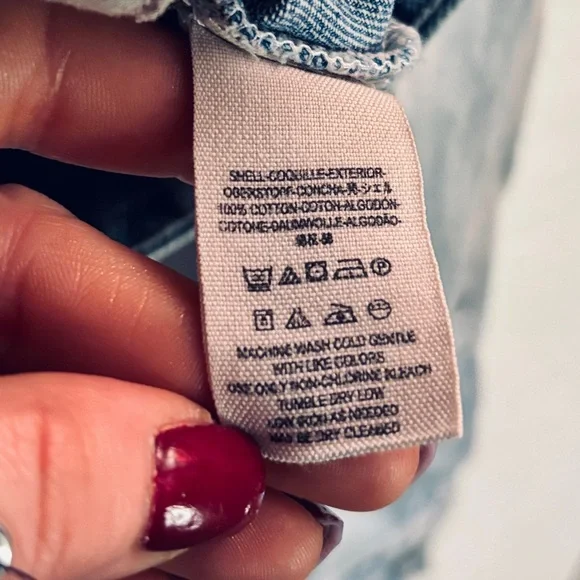 Free People We The Free Distressed Denim Jacket in Light Wash Size Medium - Picture 4 of 6